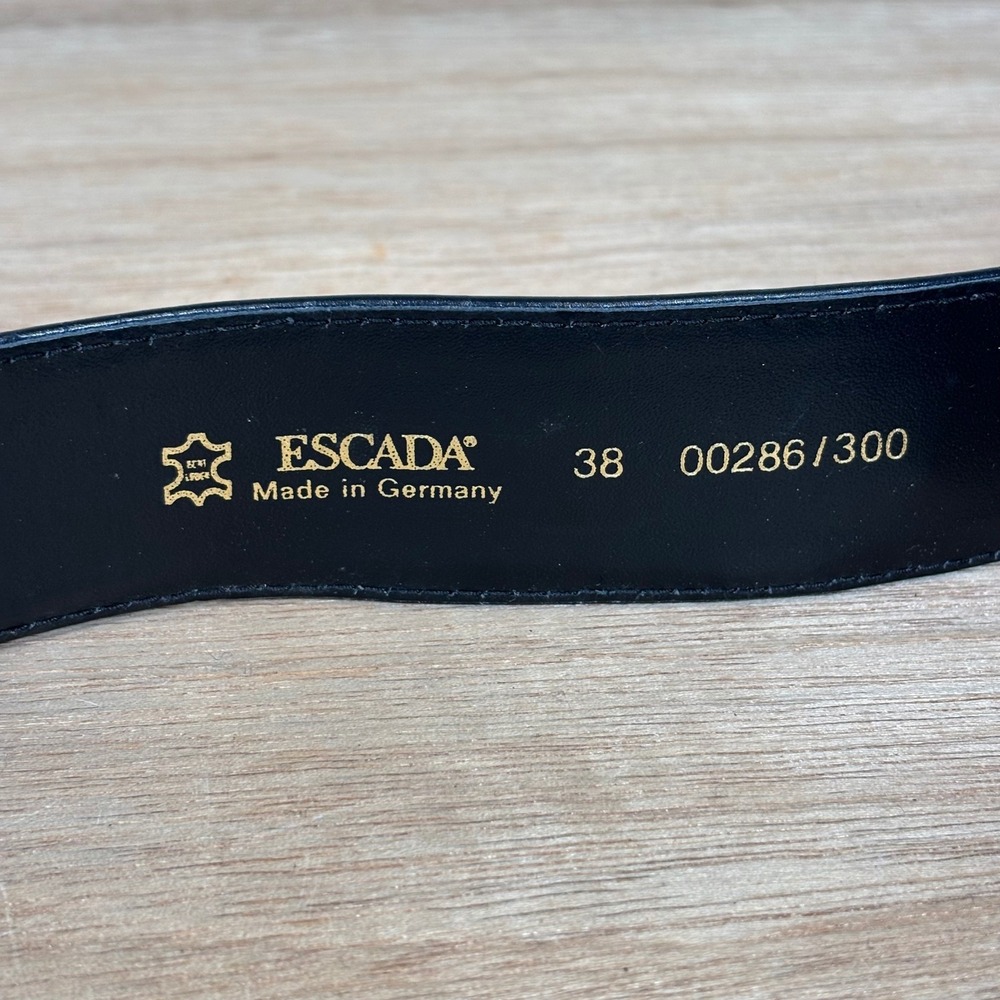 Escada Vintage Black Leather Croc Embossed Belt Gold Logo Buckle Germany 38 - Picture 3 of 8